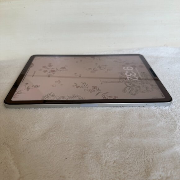 Apple iPad Air 10.9" 64GB, 2020 iPad Air 4th Generation - Excellent Condition - Picture 5 of 16